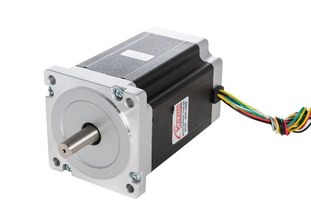Motor de passo NEMA 34 KML092F07 da Kalatec, utilizado no estudo de simulação térmica.